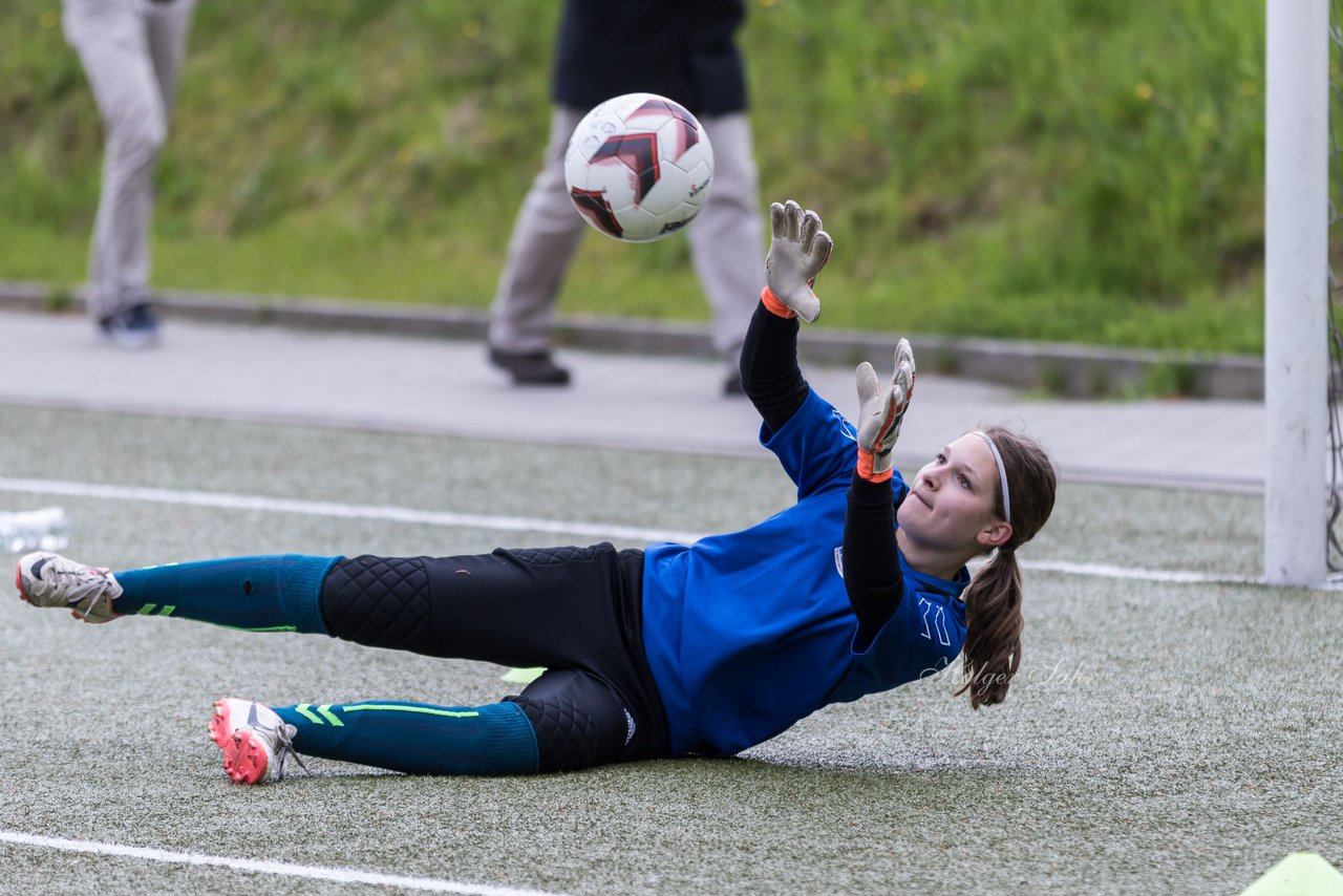 Bild 79 - B-Juniorinnen Pokalfinale VfL Oldesloe - Holstein Kiel : Ergebnis: 0:6